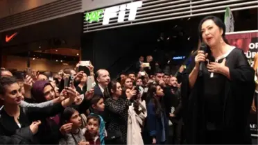 Sinemaseverler, 'Uzaklarda Arama' Filmini Türkan Şoray ile İzledi