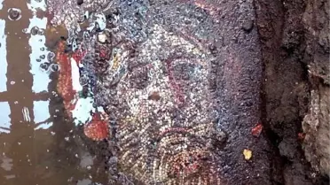 İznik'te Belediye Roma Döneminden Kalma Mozaiğin Üstünü Asfaltladı