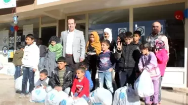 Suriyeli Çocuklara Giysi Yardımı Yapıldı