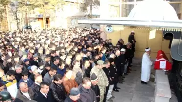 İntihar Ettiği İddia Edilen Asker, Memleketinde Toprağa Verildi