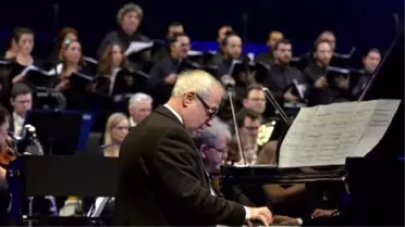 Yeniden)- The Royal Philharmonic Orchestra'dan Sezen Aksu Yorumu...