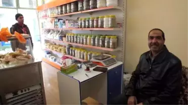 Suriyeli Esnaf Akyazı'da Bakkal Dükkanı Açtı
