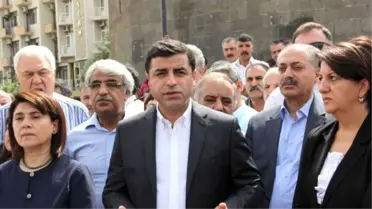 Leyla Zana'dan Demirtaş'a Tepki: Ayıp Etti