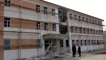 Milli Eğitim Müdürü Sevgili, Yapımı Devam Eden Okul İnşaatlarını Gezdi