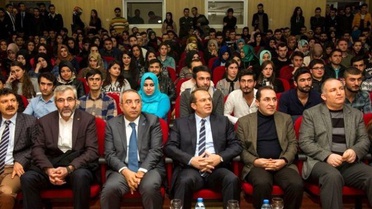 Vali Taşyapan Öğrencilere Tecrübelerini Aktardı
