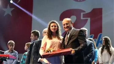 Başbakan Yardımcısı Akdoğan Makedonya'da Türkçe Eğitim Bayramı'na Katıldı