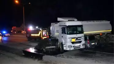 Kahramanmaraş'ta Hafif Ticari Araç ile Akaryakıt Tankeri Çarpıştı