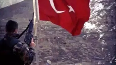 Özel Harekatçı Eşinden Duygulandıran Mektup: Yalınız Uyumaya Mahkumuz