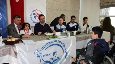 Engelli Yüzücüler Manisa'nın Gururu Oldular