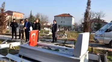 Şehidin Kabrinde Çevre Düzenlemesi