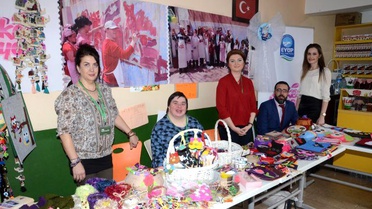 Tarih Koleji'nden Down Sendromlu Çocuklar Yararına Kermes