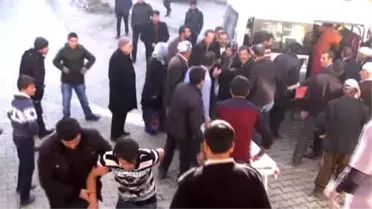 Şemdinli'de Trafik Kazası: 1 Ölü, 13 Yaralı