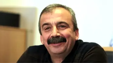 Sırrı Süreyya Önder: 'Kaçak Çaya Hallendiyseniz Rize Çayı İçelim'