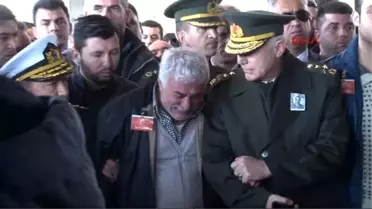 İzmir Baba Silvanlı, Anne Turgutlulu, Şehit İzmirli