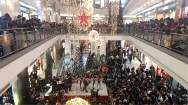 Ninova Park Avm Talihi Fakir Bir Ailenin Yüzünü Güldürdü