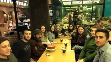 Sosyal Medyada Fenomen Olan Kağıt Toplayıcısına Doğum Günü Sürprizi