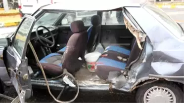 Adıyaman'da Otomobiller Çarpıştı: 2 Yaralı