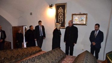 Başbakan Yardımcısı Numan Kurtulmuş Bilecik'te Şeyh Edebali Türbesini Ziyaret Etti