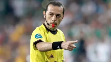 Cüneyt Çakır, Halı Saha Maçı Yönetti