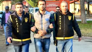 İş Yerine Girmeye Çalışan Hırsızı Öldürdü