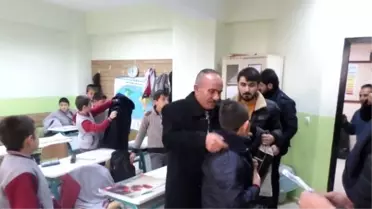 Sorgun'da 280 Öğrenciye 24 Bin TL Değerinde Giysi Yardımı