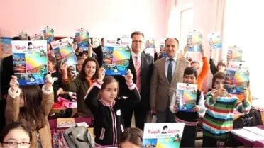 Beyşehir Belediyesi'nden Öğrencilere 'Küçük Gezgin' Kitabı