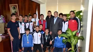 Ataşbak, Başarılı Aba Güreşçilerini Kutladı