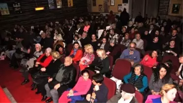 Ayvalık'ta Bir 'Otobüs' Dolusu Kahkaha