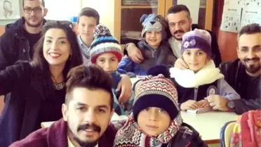 Köy Okullarındaki Çocuklara Bere, Atkı ve Eldiven Ördüler
