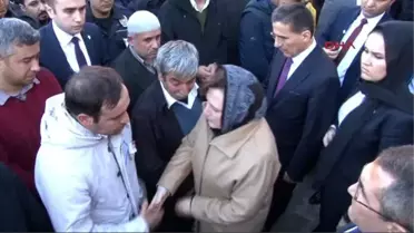 Hatay Şehit Polis ile Kızı Yan Yana Toprağa Verildi 3