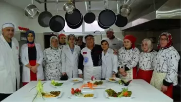 7 Bin Çeşit Yemek Biliyor