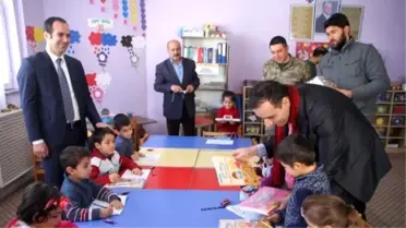 Diyadin'de Anaokulu Öğrencilerine Boyama Seti