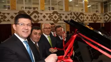 Başkan Subaşıoğlu Koroyla Birlikte Türkü Söyledi