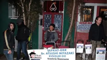 Sokakta Yaşayan Evsiz ve Kimsesizlere Kıyafet ve Sıcak Çorba Dağıtımı