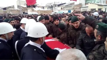 Şehit Polis Erbay, Bayburt'ta Son Yolculuğuna Uğurlandı