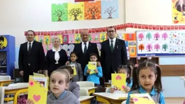 Edirne'de Minik Öğrencilerin Karne Heyecanı
