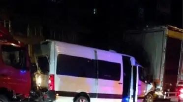 Karamürsel'de 6 Araç Birbirine Girdi: 11 Yaralı