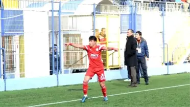 Tek Gözü Görmeyen Tuzlasporlu Emre Azim İlk 11'de Sahaya Çıktı ve 'Bundan Sonra Gözüm Yerine...