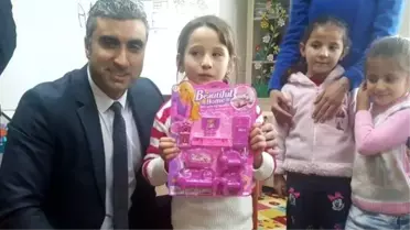 Çocuklar İçin Oyuncak Dağıtımı