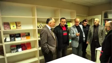 Yeni Sölöz'e Kütüphane