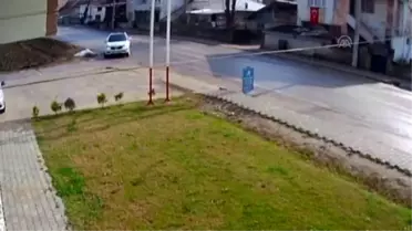 Kaza Anı Güvenlik Kamerasına Yansıdı