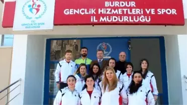 Bayan Voleybolculardan, Müdür Sancar'a Ziyaret