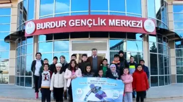 Burdurlu Gençler, Kayak Yapmayı Öğreniyor