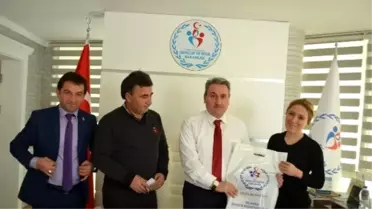 Naz, Erzurum'da Arı Gibi Çalışıyor