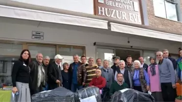 Yaşlılardan 'Adını Bilmedikleri Yiğitlere' Mektup, Bere ve Eldiven