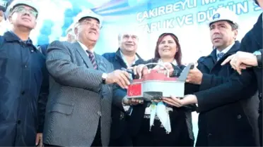 Çakırbeyli'de Miting Gibi Temel Atma Töreni