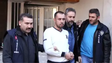 Büfeciyi Öldürüp, Birahanede İçki İçerken Yakalandı