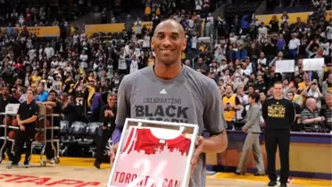 NBA efsanelerinden Kobe Bryant'a övgü