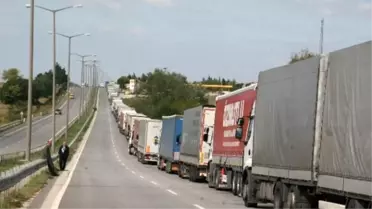 İpsala Sınır Kapısı Geçemeyen Tır'lar Kapıkule Sınır Kapısı'na Yöneldi