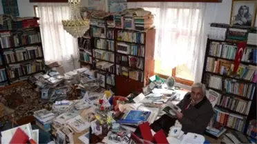 Yaş 70 Ama Kitaba Olan Sevgisi Hiç Bitmemiş